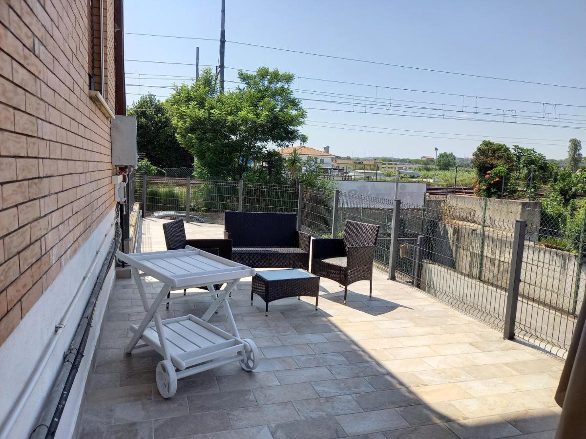 B&B La Vela Villa Rosa Di Martinsicuro ภายนอก รูปภาพ